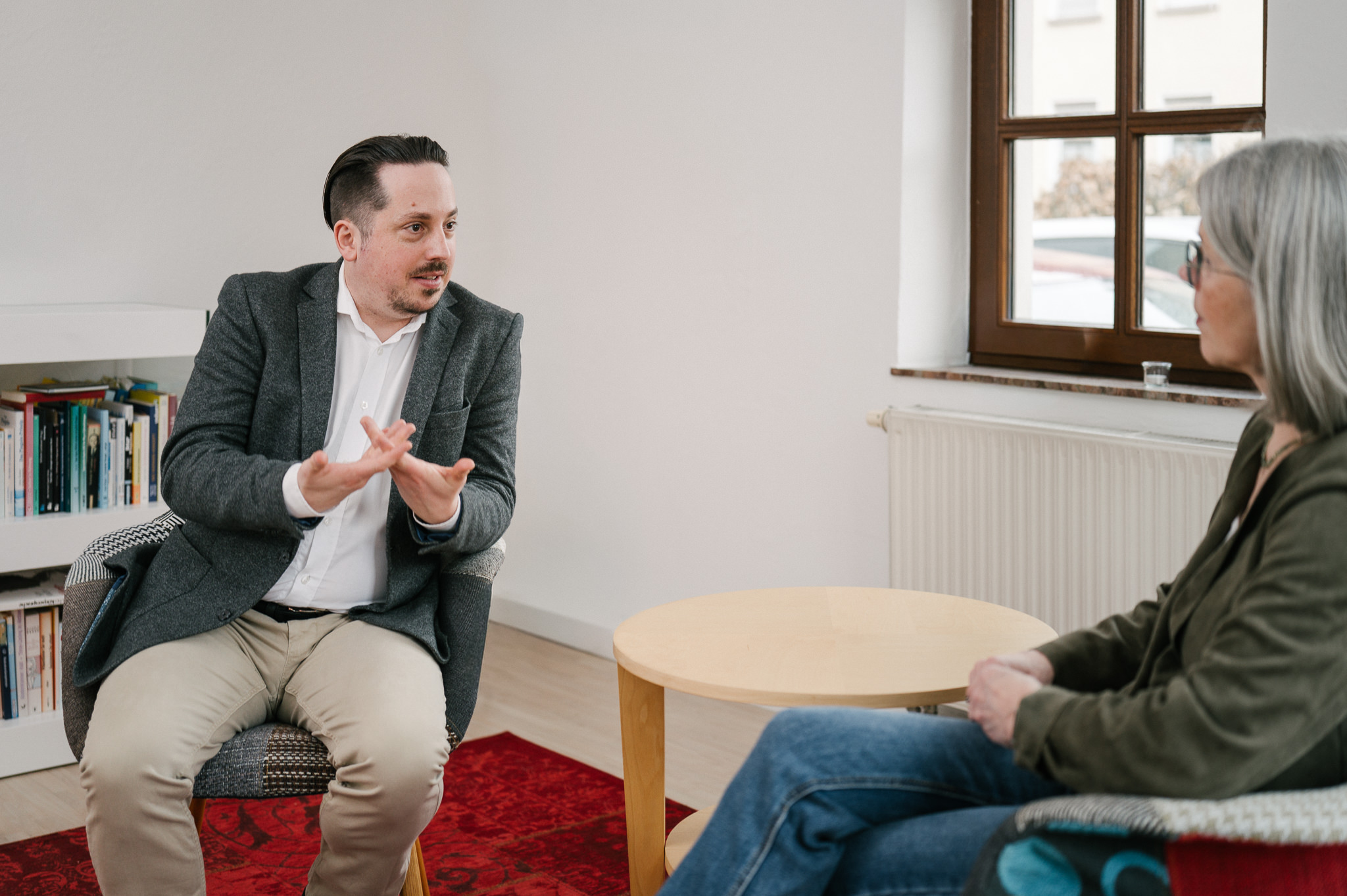 Ruhiger Moment, geerdet und ungestellt
